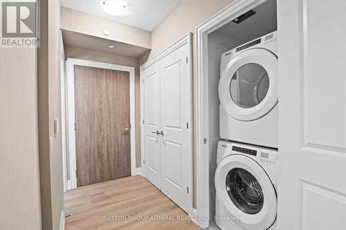 1207 - 20 Gatineau Drive, Vaughan, ON - Indoor Photo Showing Laundry Room