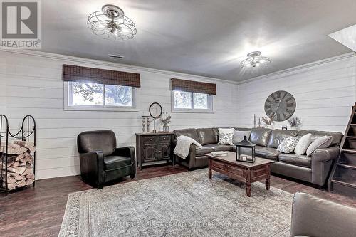 125 Union Avenue, Middlesex Centre (Komoka), ON - Indoor Photo Showing Living Room