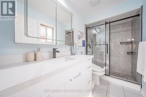 2513 Longridge Crescent, Oakville, ON - Indoor Photo Showing Bathroom