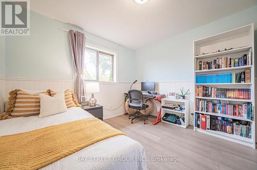 2513 Longridge Crescent, Oakville, ON - Indoor Photo Showing Bedroom