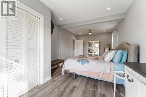 888 Green Mountain Road E, Hamilton, ON - Indoor Photo Showing Bedroom