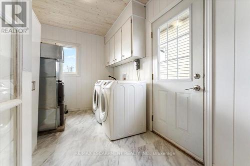 888 Green Mountain Road E, Hamilton, ON - Indoor Photo Showing Laundry Room