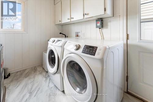 888 Green Mountain Road E, Hamilton, ON - Indoor Photo Showing Laundry Room