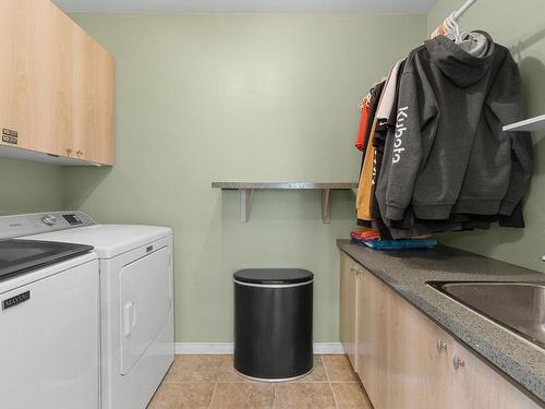 Salle de lavage - 1104 Rue Du Phénix, Lévis (Les Chutes-De-La-Chaudière-Est), QC - Indoor Photo Showing Laundry Room