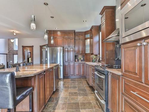 Kitchen - 3635 Rue Marguerite, Terrebonne (Terrebonne), QC - Indoor Photo Showing Kitchen With Upgraded Kitchen