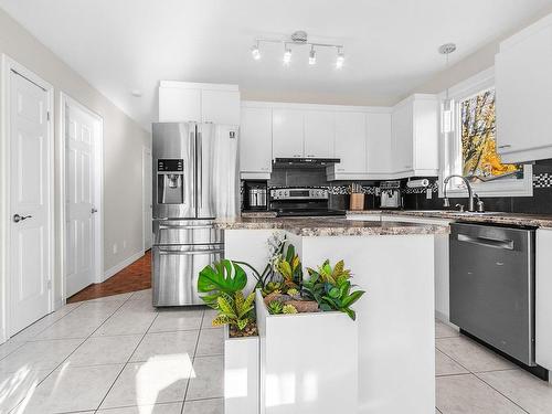 Cuisine - 1279 Rue De Nice, Québec (Charlesbourg), QC - Indoor Photo Showing Kitchen