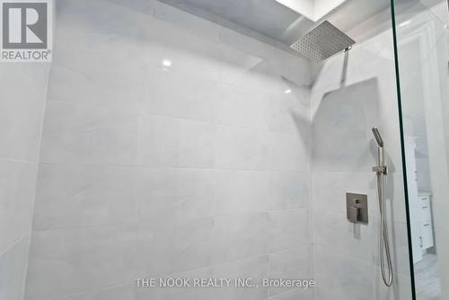 89 Liberty Street S, Clarington (Bowmanville), ON - Indoor Photo Showing Bathroom