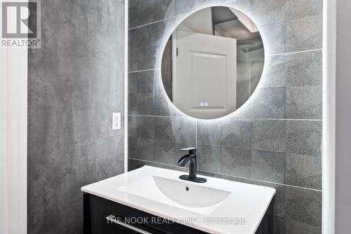 89 Liberty Street S, Clarington (Bowmanville), ON - Indoor Photo Showing Bathroom