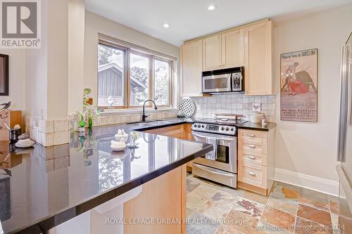 658 Oriole Parkway, Toronto, ON - Indoor Photo Showing Kitchen