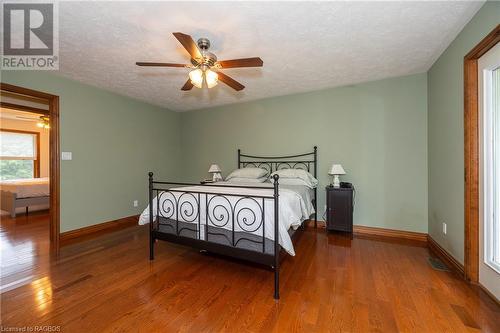 78 Lake Street, Georgian Bluffs, ON - Indoor Photo Showing Bedroom