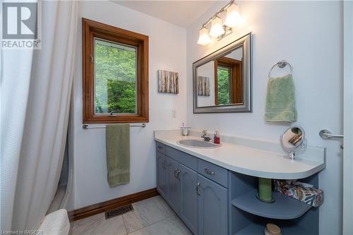 78 Lake Street, Georgian Bluffs, ON - Indoor Photo Showing Bathroom