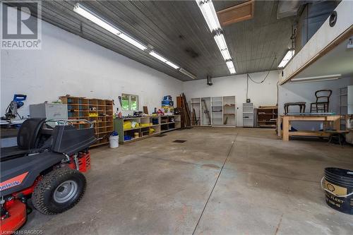 78 Lake Street, Georgian Bluffs, ON - Indoor Photo Showing Garage