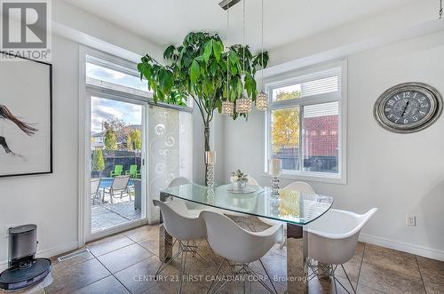 1852 Foxwood Avenue, London, ON - Indoor Photo Showing Dining Room