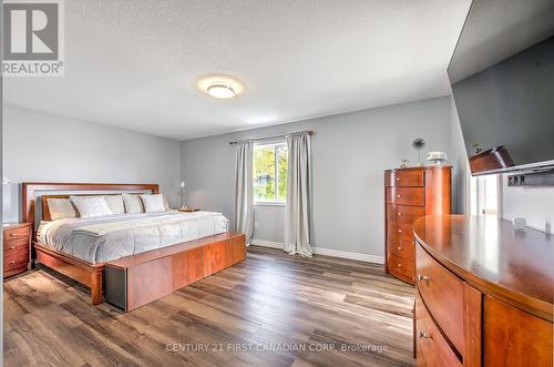 1852 Foxwood Avenue, London, ON - Indoor Photo Showing Bedroom