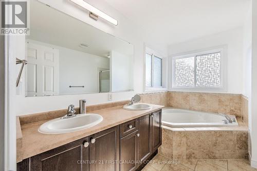 1852 Foxwood Avenue, London, ON - Indoor Photo Showing Bathroom