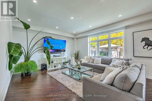 1852 Foxwood Avenue, London, ON - Indoor Photo Showing Living Room With Fireplace