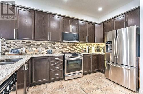 1852 Foxwood Avenue, London, ON - Indoor Photo Showing Kitchen With Stainless Steel Kitchen With Double Sink With Upgraded Kitchen