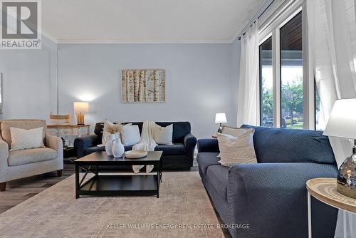 139 Clarke Street E, Oshawa (Central), ON - Indoor Photo Showing Living Room