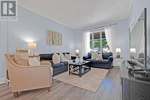 139 Clarke Street E, Oshawa (Central), ON - Indoor Photo Showing Living Room