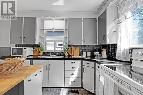 139 Clarke Street E, Oshawa (Central), ON - Indoor Photo Showing Kitchen