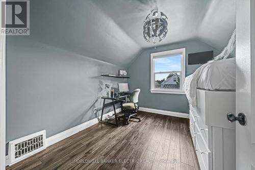 215 Wexford Avenue S, Hamilton (Delta), ON - Indoor