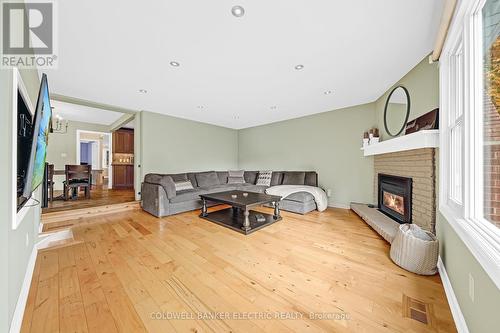 215 Wexford Avenue S, Hamilton (Delta), ON - Indoor With Fireplace