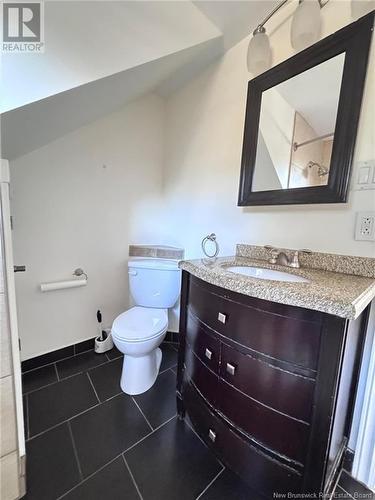 95 Landsdowne Street, Campbellton, NB - Indoor Photo Showing Bathroom