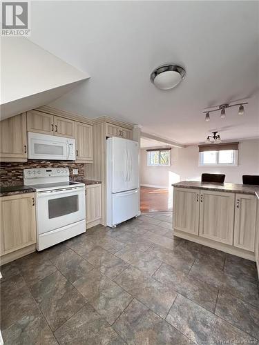 95 Landsdowne Street, Campbellton, NB - Indoor Photo Showing Kitchen