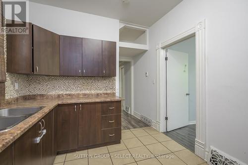 100 Mcclary Avenue, London, ON - Indoor Photo Showing Kitchen With Double Sink