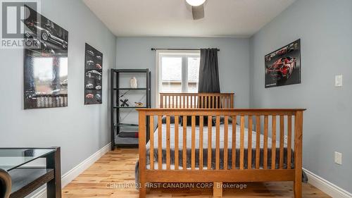 105 Union Avenue, Middlesex Centre (Komoka), ON - Indoor Photo Showing Bedroom