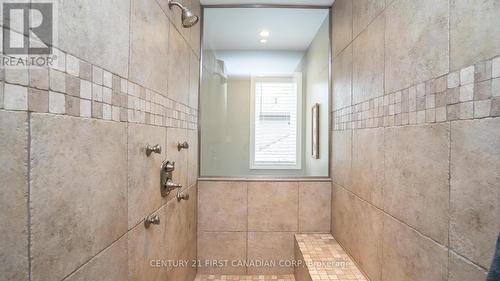 105 Union Avenue, Middlesex Centre (Komoka), ON - Indoor Photo Showing Bathroom