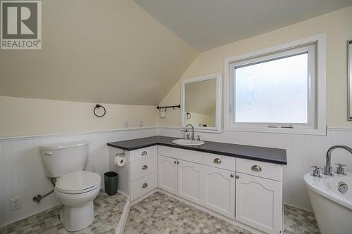 1379 Ewert Street, Prince George, BC - Indoor Photo Showing Bathroom