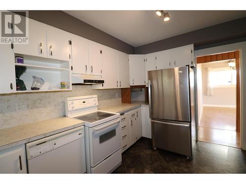 1077 Ewert Street, Prince George, BC - Indoor Photo Showing Kitchen