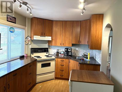 1869 Juniper Street, Prince George, BC - Indoor Photo Showing Kitchen With Double Sink