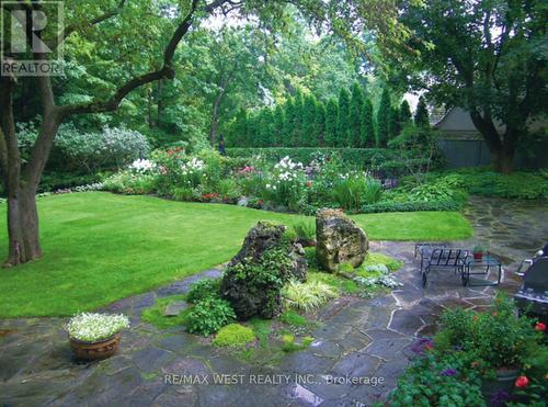 19 Hedgewood Road, Toronto, ON - Outdoor With Backyard