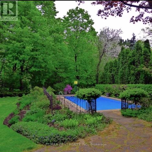 19 Hedgewood Road, Toronto, ON - Outdoor With In Ground Pool