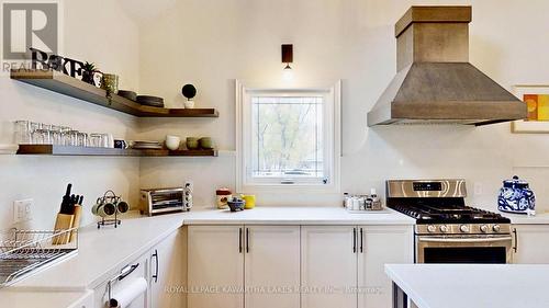 2501 Lakeshore Drive, Ramara, ON - Indoor Photo Showing Kitchen