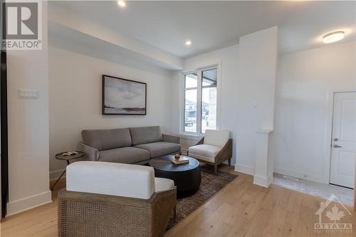 183 Craig Duncan Terrace, Ottawa, ON - Indoor Photo Showing Living Room