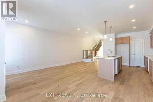 185 Craig Duncan Terrace, Ottawa, ON - Indoor Photo Showing Kitchen