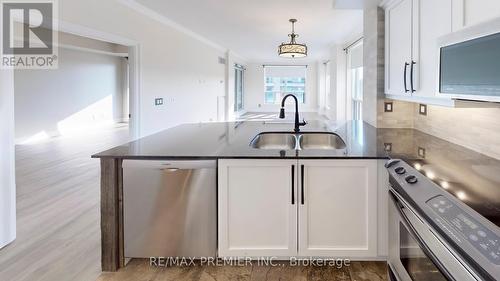 307 - 2087 Lake Shore Boulevard W, Toronto, ON - Indoor Photo Showing Kitchen With Double Sink