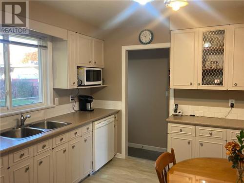 821 Haldimand Crescent, Cornwall, ON - Indoor Photo Showing Kitchen With Double Sink