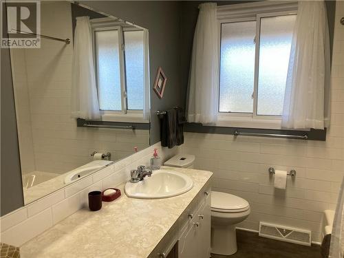 821 Haldimand Crescent, Cornwall, ON - Indoor Photo Showing Bathroom