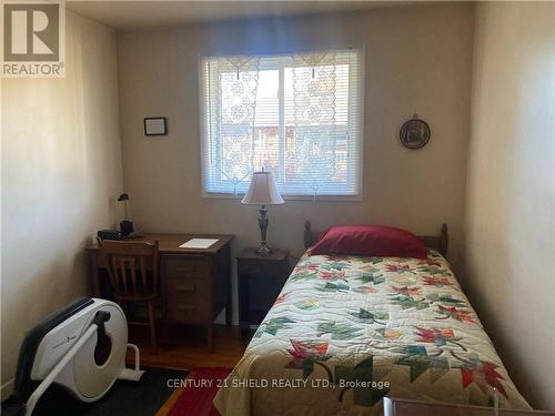 821 Haldimand Crescent, Cornwall, ON - Indoor Photo Showing Bedroom