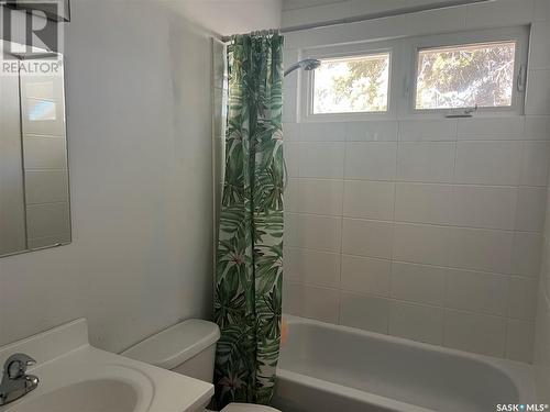 68 Borlase Crescent, Regina, SK - Indoor Photo Showing Bathroom