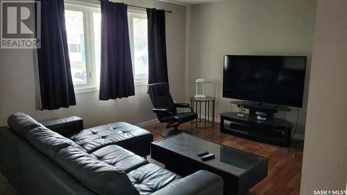 68 Borlase Crescent, Regina, SK - Indoor Photo Showing Living Room