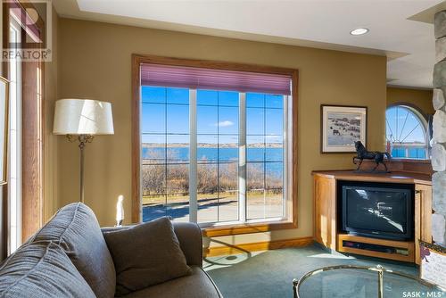 612 Green Avenue, Regina Beach, SK - Indoor Photo Showing Other Room With Fireplace