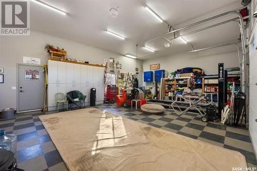 612 Green Avenue, Regina Beach, SK - Indoor Photo Showing Garage