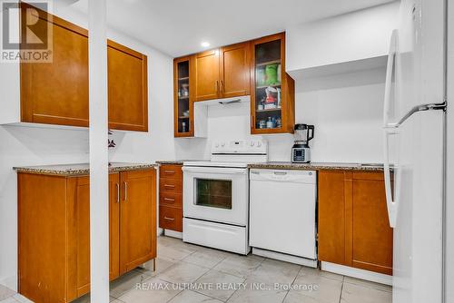 3321 Monica Drive, Mississauga, ON - Indoor Photo Showing Kitchen