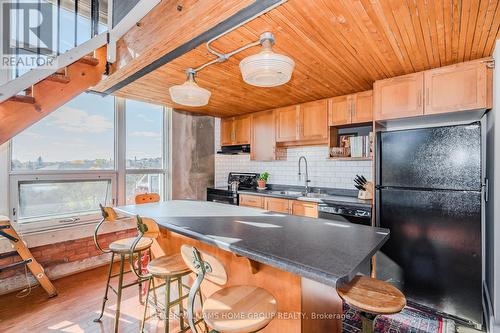 302 - 26 Ontario Street, Guelph, ON - Indoor Photo Showing Kitchen