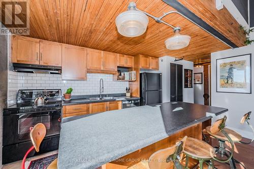 302 - 26 Ontario Street, Guelph, ON - Indoor Photo Showing Kitchen